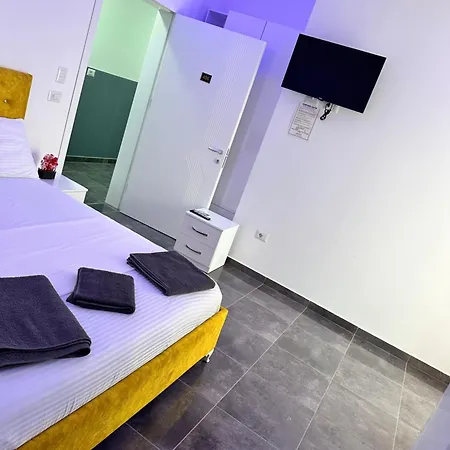 Ersi Hotel *
